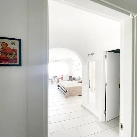 Tierra Wifi Free Private Bathroom , Town Apartment *